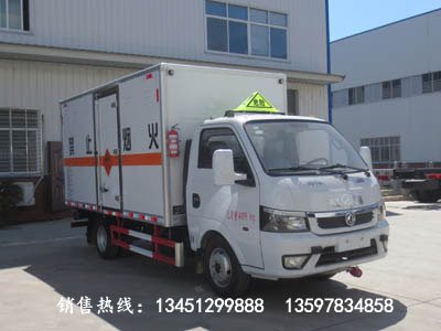 东风途逸爆破器材运输车（蓝牌）